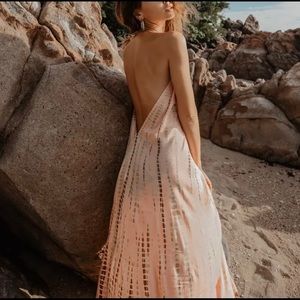 Sexy sleeveless necktie maxi dress.